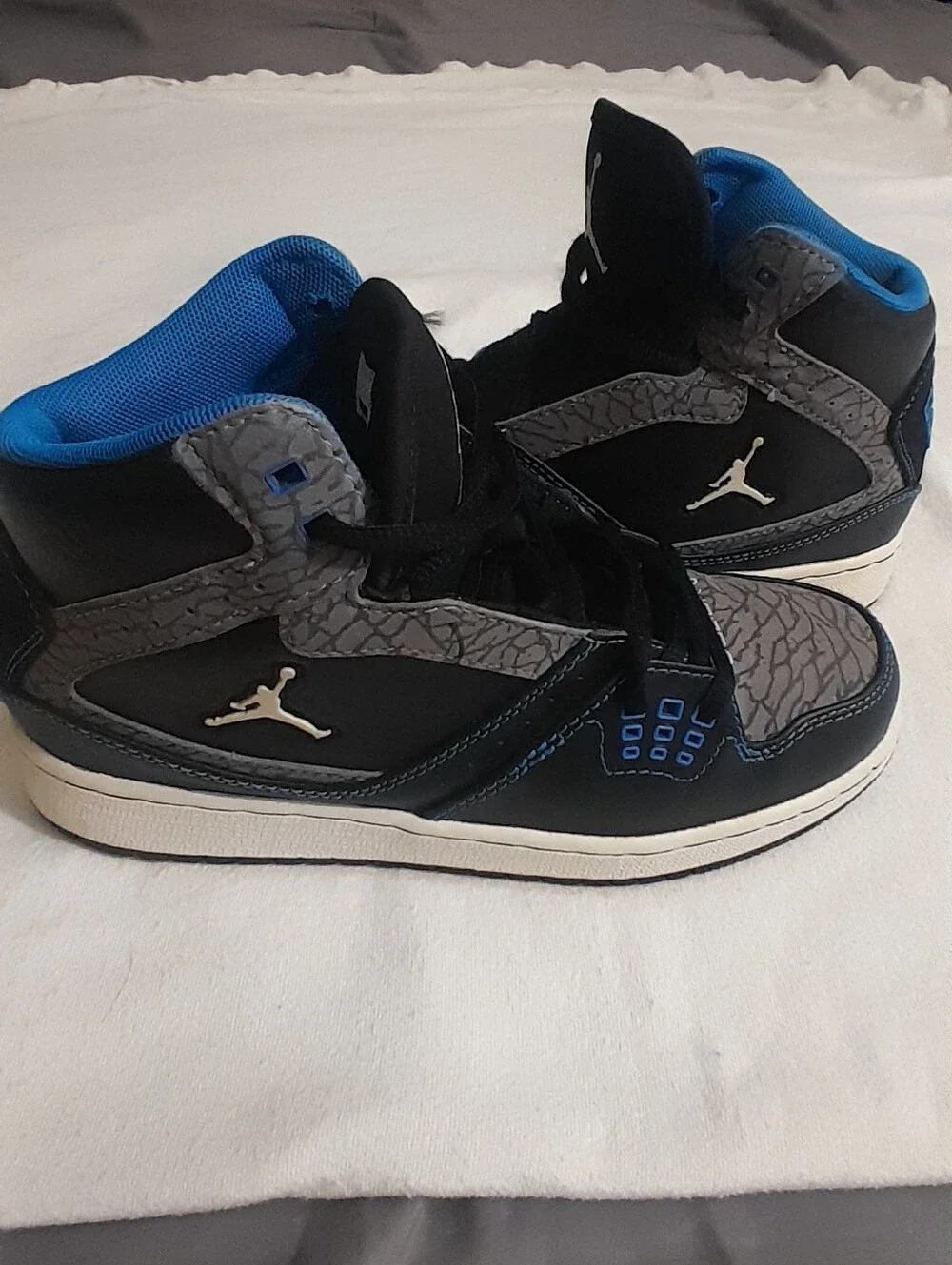 Jordan Kids' Black & Gray Basketball Sneakers